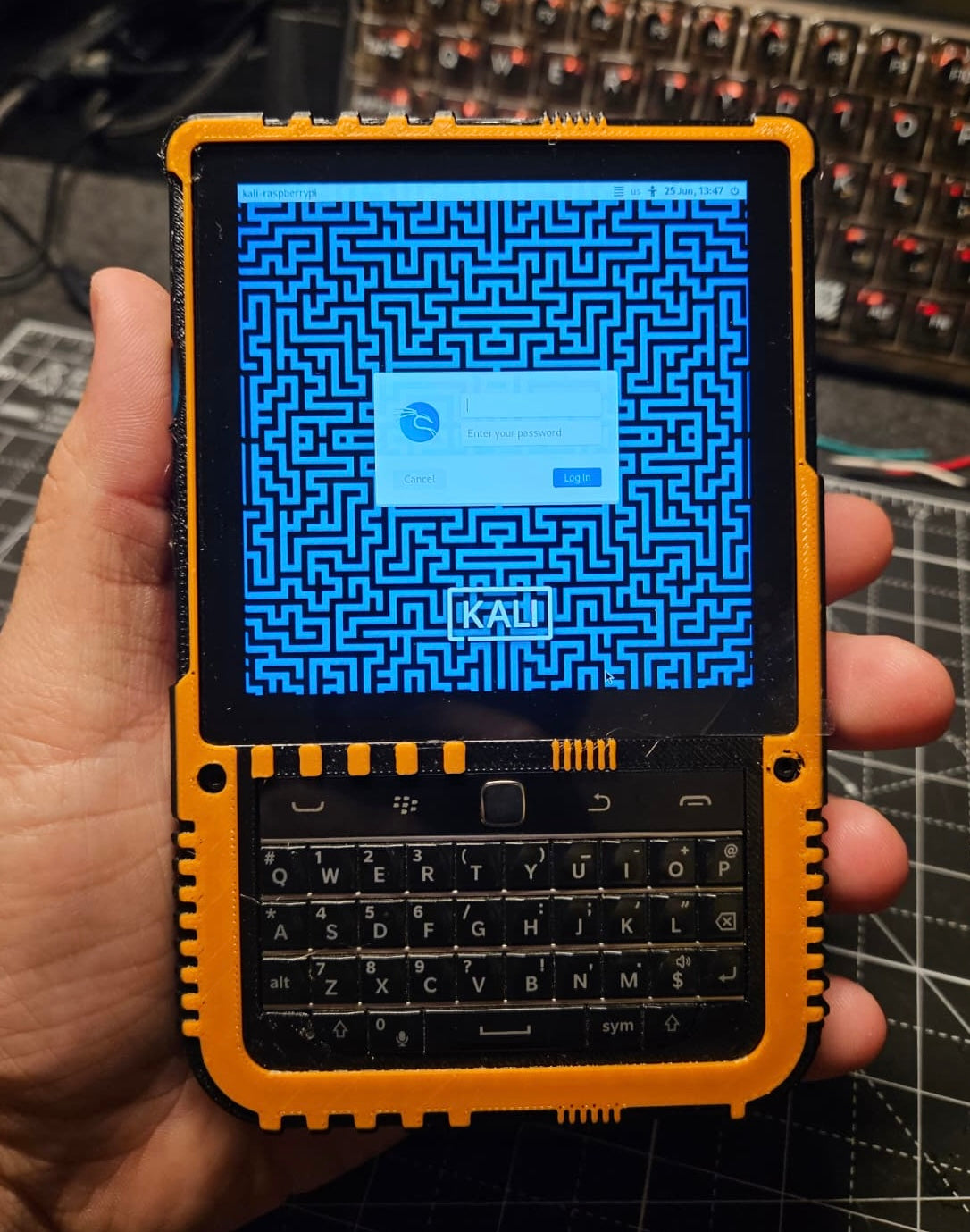 Hackberry Pi CM5 Handheld with Kali, Unbuntu, Pi OS, RetroPi, Android